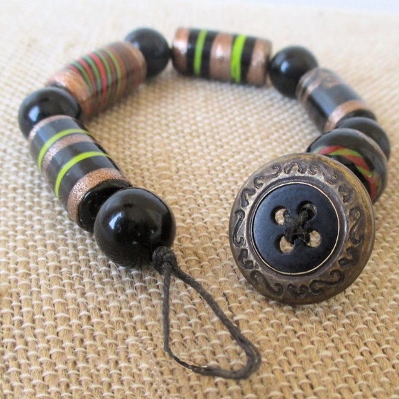 Tribal Style Beaded Button Bracelet - Picture 4 of 5